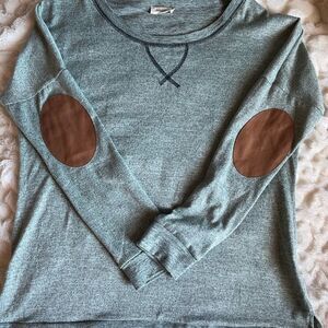 Adora Scoop Neckline with Elbow Pads Women's Sweater Size L